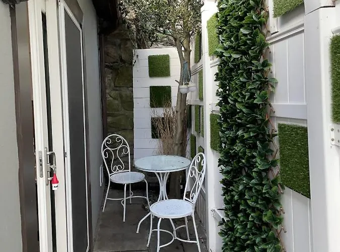 California Guest House