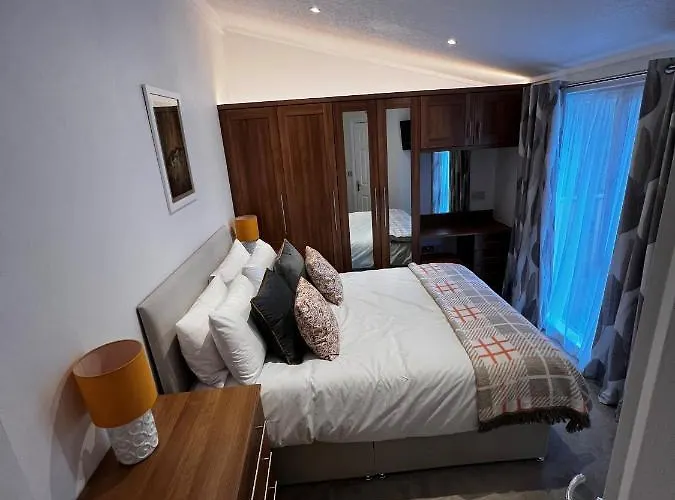 Lowena Lodge