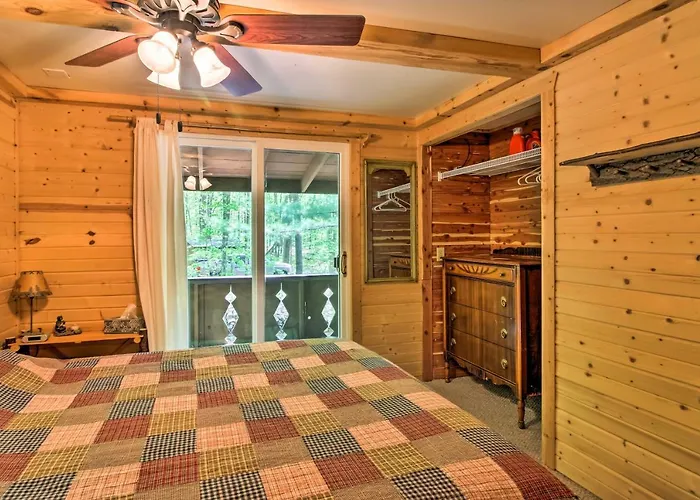 Lakefront Cumberland Cabin W/ Dock & Fire Pit!