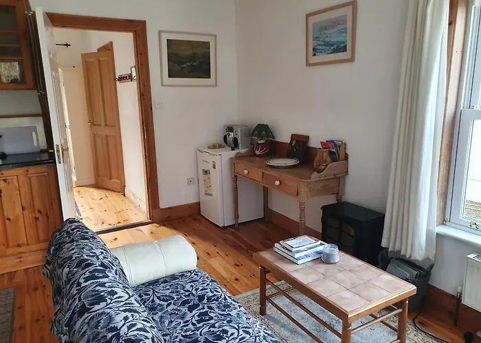 Cosy Self Contained Cottage With Stunning Views