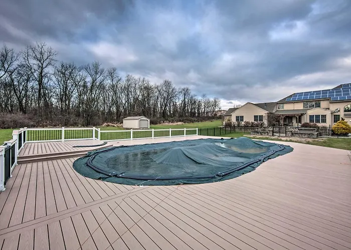 Pool & Furnished Patio: Group Getaway In Hershey