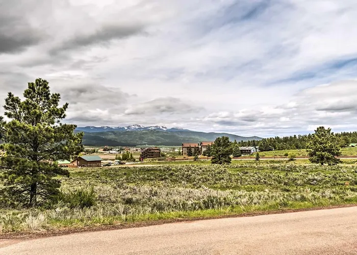 Mountain-View Angel Fire Condo: Walk To Skiing