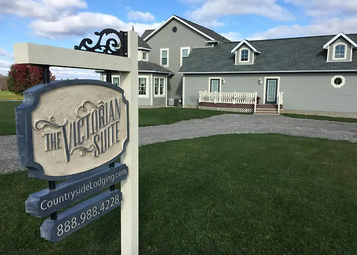 Victorian Suite By Amish Country Lodging