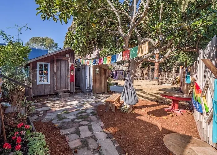 Relaxing 3 Bedroom Santa Cruz House, 5Min To Beach