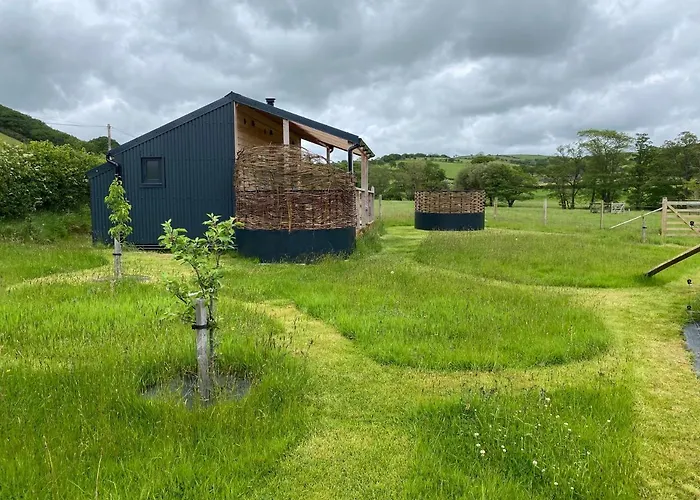 Dol Swynol Glamping Luxury Cabin With Outdoor Bath