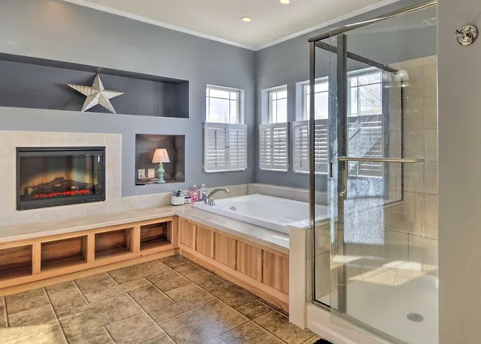 Charming Cody Vacation Home W/ Mtn Views!