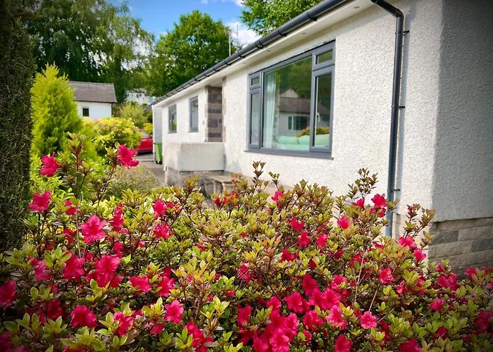 3-Bedroom Bungalow, Central Ambleside With Parking