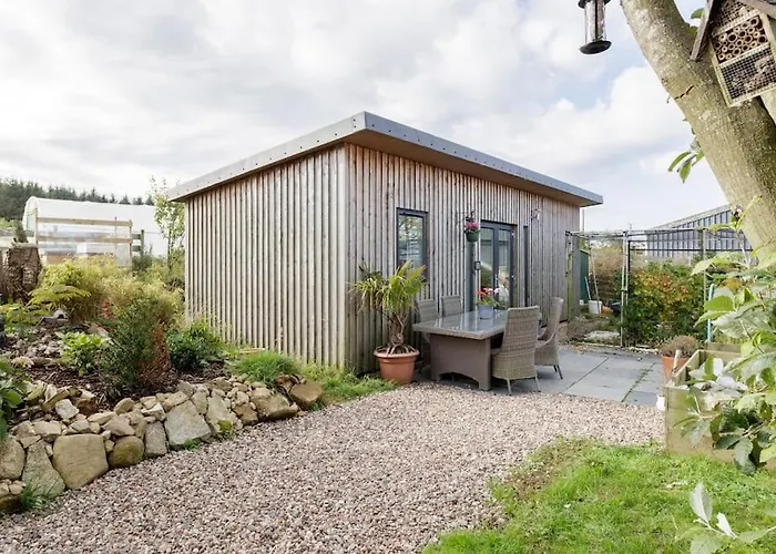 Braiklay Hideaway - Cosy And Modern 1 Bedroom Garden House - Very Dog Friendly!