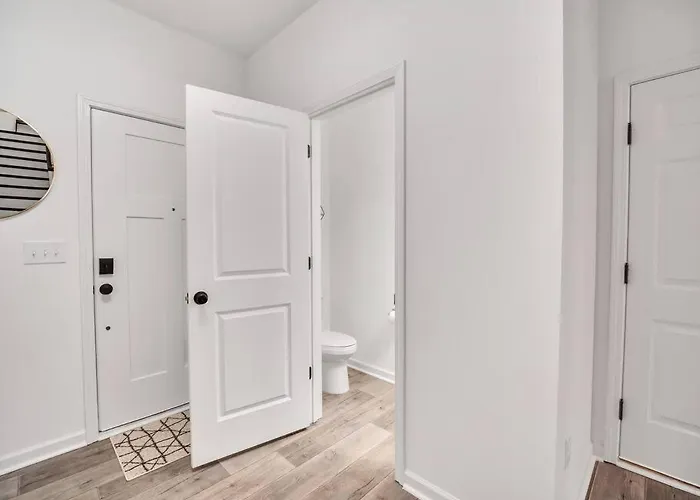 Gorgeous New Townhome/Charlotte!