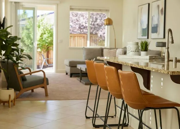 New Upscale House, Tahoe 30-Min W/ Cal King