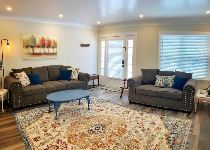 Centrally Located, Family And Furry Friendly Fun!