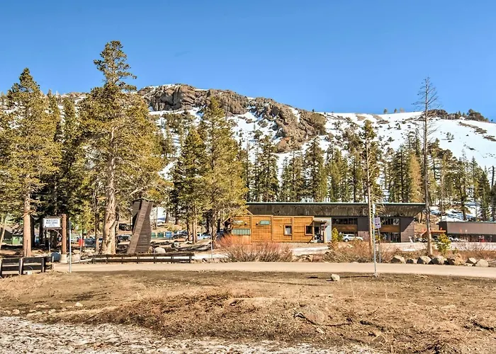 Walk To Ski Lift & Village: Lovely Kirkwood Condo!