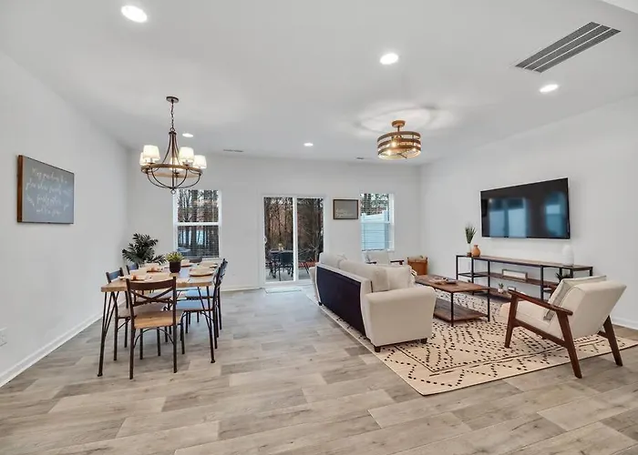 Gorgeous New Townhome/Charlotte!