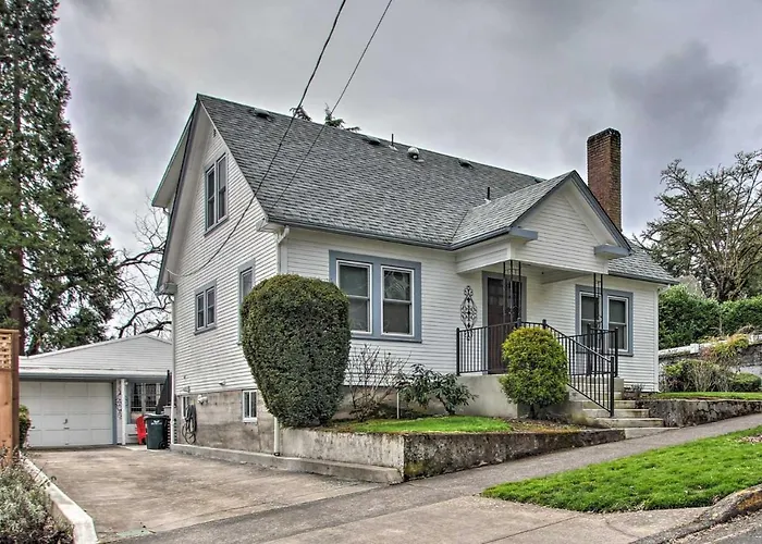 Central Eugene House W/ Updated Interior & Yard!