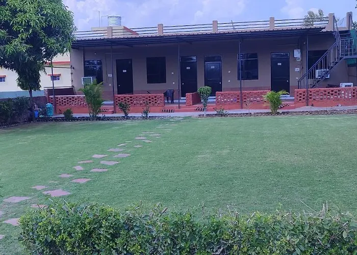 Aravali Bagh Palace