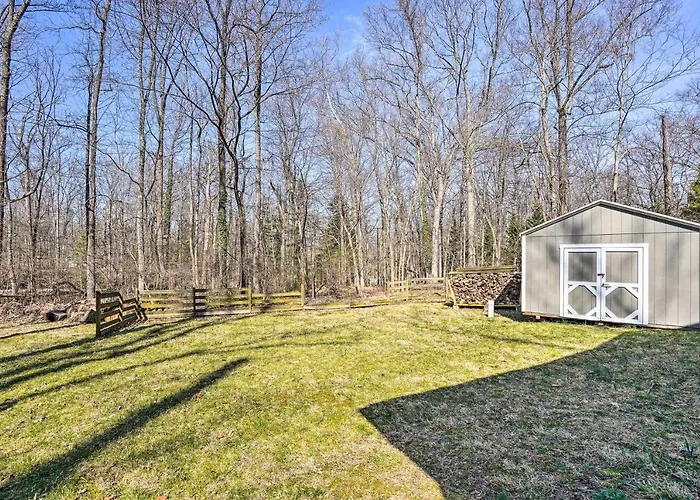 Charming Home With Yard Near Shenandoah River!