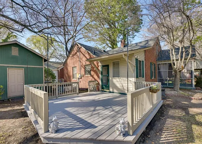 Quaint Goldsboro Home W/ Screened-In Porch!