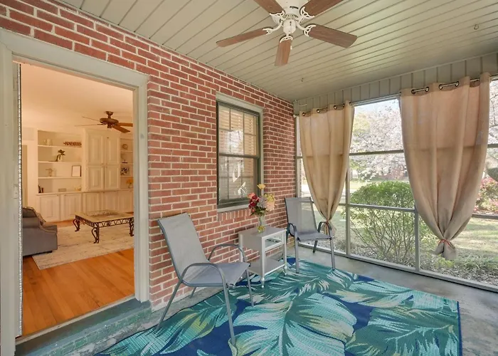 Quaint Goldsboro Home W/ Screened-In Porch!