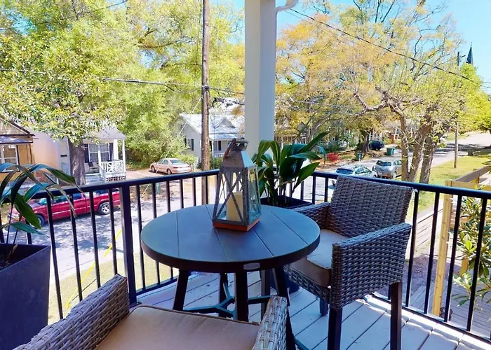 Bright Modern 2Br 2Ba With Balcony - King Bed-Fast Wi-Fi 75 Inch Oled Tv