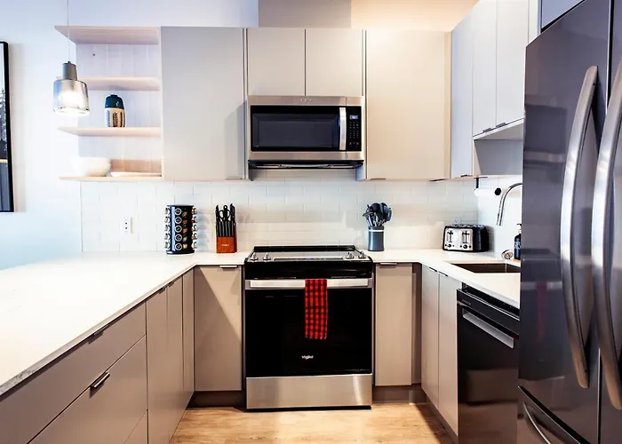 Monashee Sunshine - Condo With Private Hot Tub