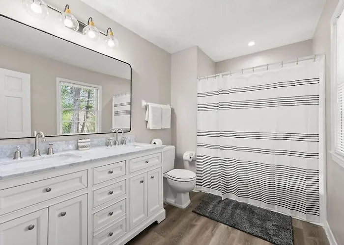 Beautiful Newly-Renovated Home In Indian Hills