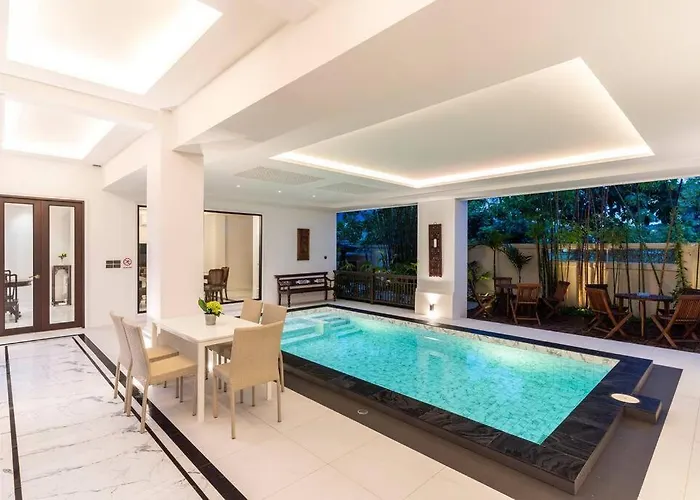 Sclass 2 Luxe Pools Villa & Breakfast , City Area