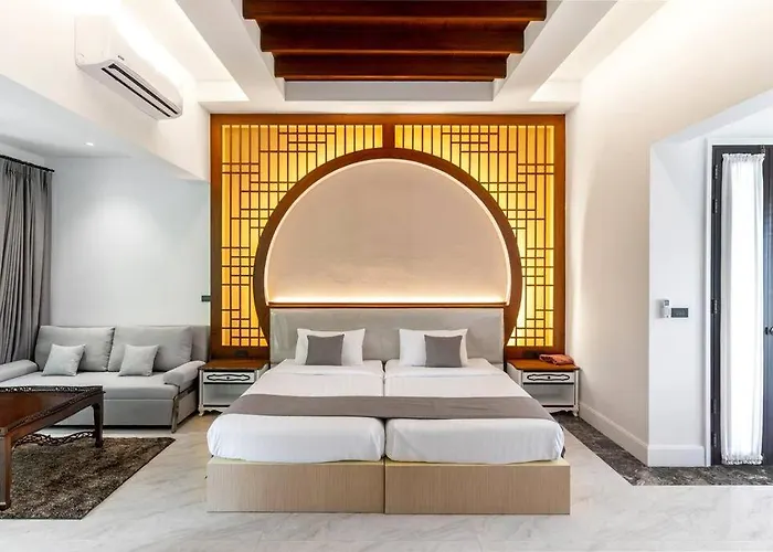 Sclass 2 Luxe Pools Villa & Breakfast , City Area