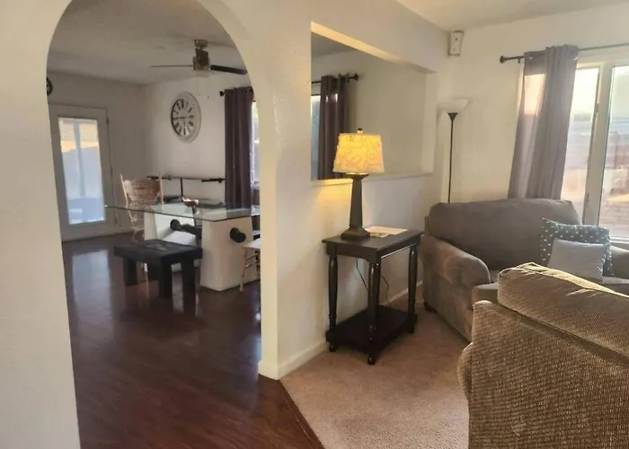 Southwestern Charm - Minutes From Everything 3/2