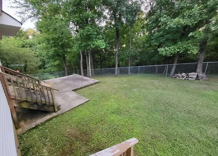 11. Spacious Lakeview Home In Guntersville