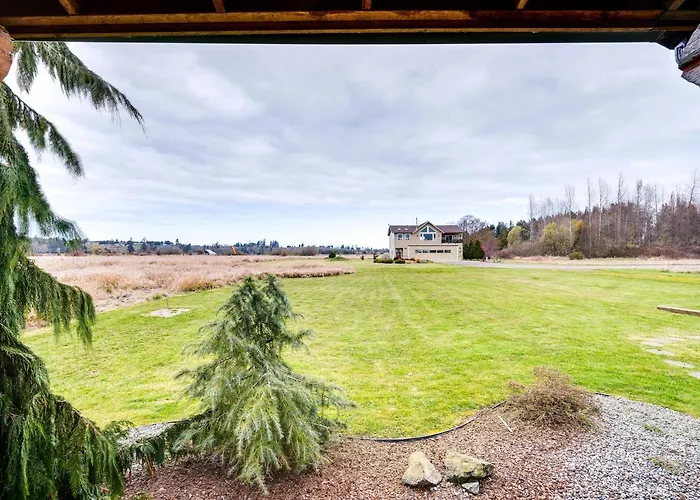 Private Hot Tub: 'Blue Sky Cabin' In Sequim