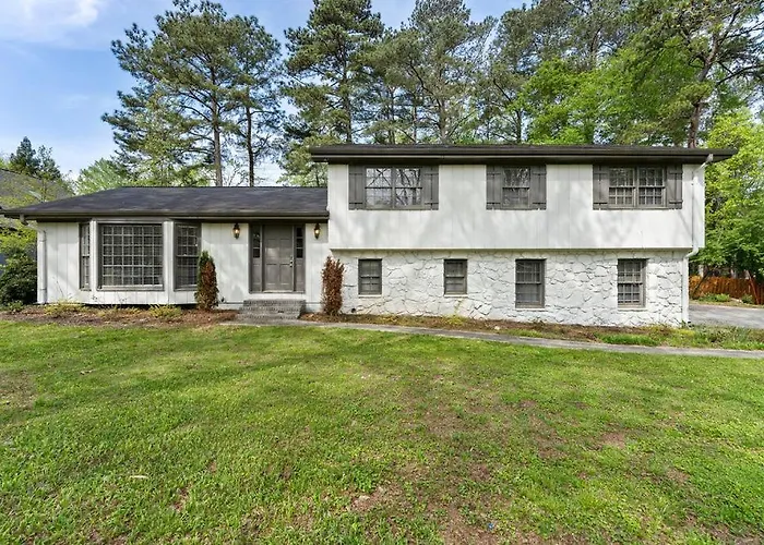 Beautiful Newly-Renovated Home In Indian Hills