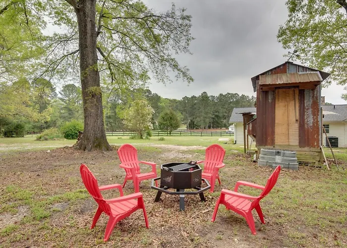 Buckhead Cabin W/ Fireplaces & Private Pool!