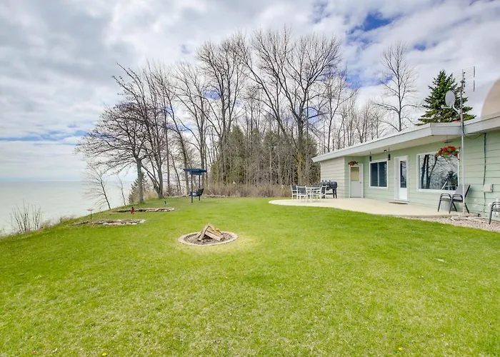 Waterfront Algoma Vacation Rental On Lake Michigan