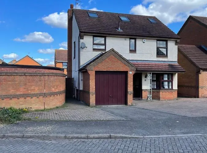 3 Floors, Sleeps 16, 4 Baths, 5 Parking, Bradgate Park, Richard Iii, Leicester