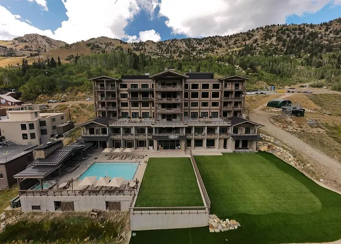 The Snowpine Lodge