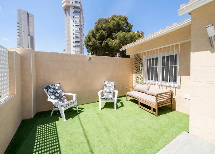 Apartamento ALMA con terreno privado y parking compartido - a 800m de Playa Poniente