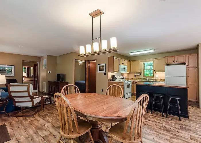 Secluded Oasis W Hot Tub, Screened-In Porch, Wifi!