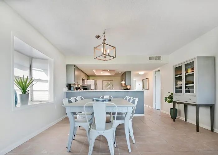 Oceanfront Home Dogs Ok 2 Min Walk To Beach