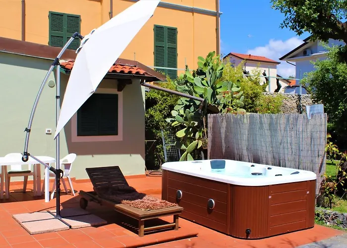 Wellness Versilia -Sauna & Jacuzzi- Free Parking- Villa Marina di Massa