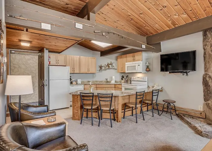 Laurelwood Condominiums 115