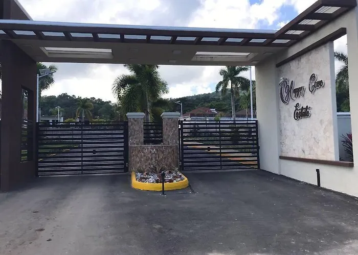 Sun Shine Luxury Villas 2 Bedroom Pool & Gym Ocho Rios St Ann
