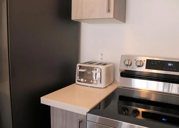 Modern Town House Barrie South