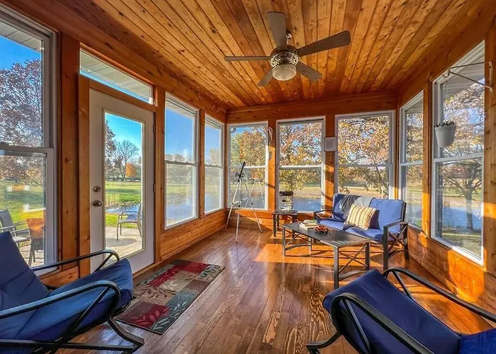 Charming Lake Geneva, Wisconsin 3Br/2Bath Home - Shagbark Waters