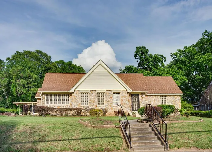 Cozy Jackson Vacation Rental < 1 Mi To University