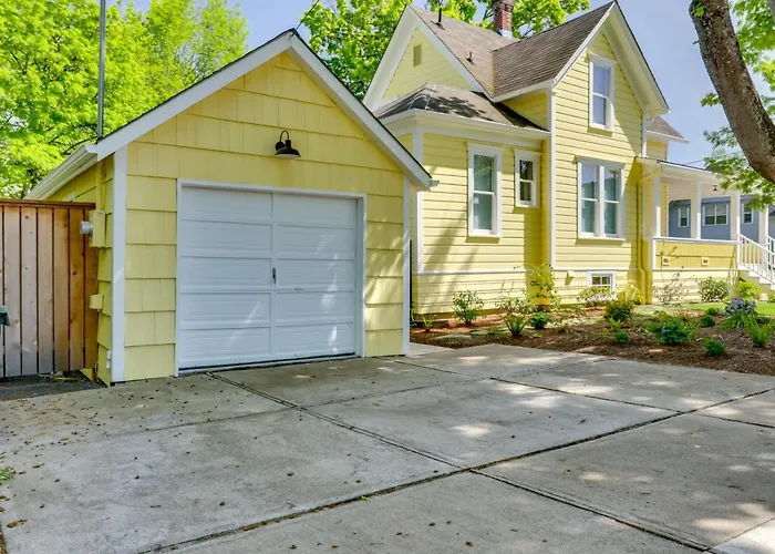 Historic Home Near Downtown Salem: Walk To Capitol