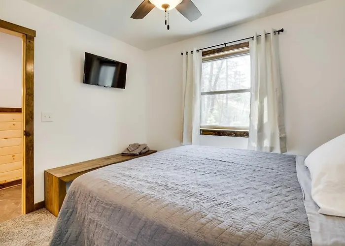 Near Memorial Park: Lake Arbutus Vacation Rental
