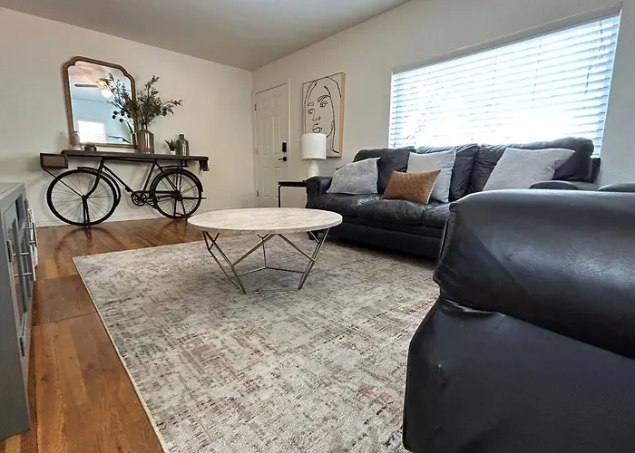 Home Sweet Idahome: Cozy King Suite near BSU & Downtown Boise