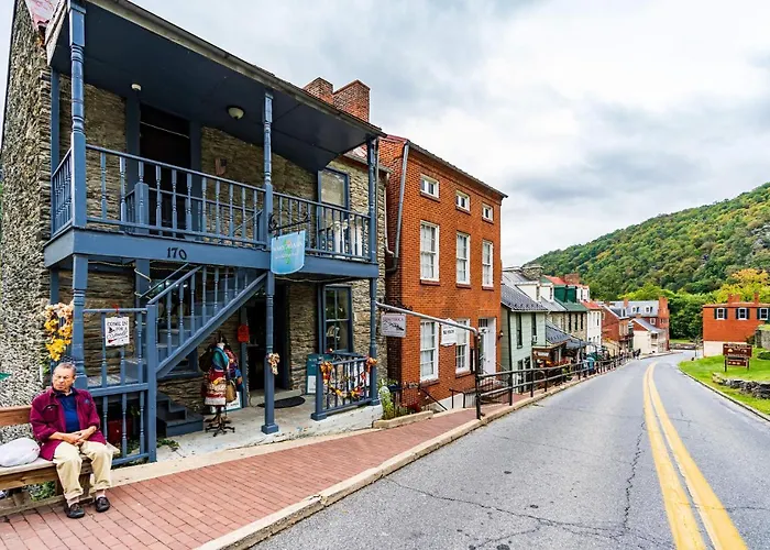 Enchanting Cottage, Walk To Downtown Harpers Ferry