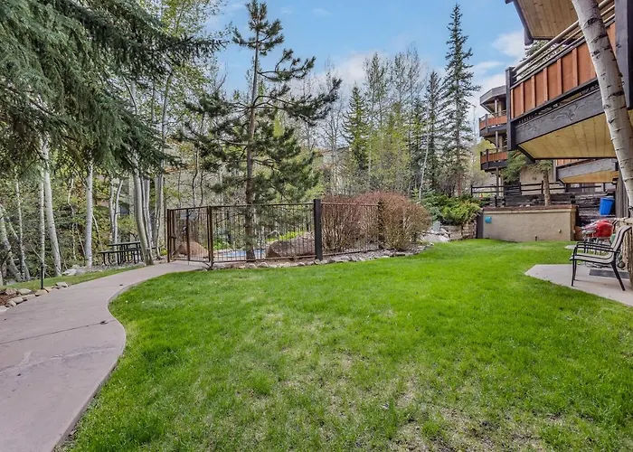 Laurelwood Condominiums 303