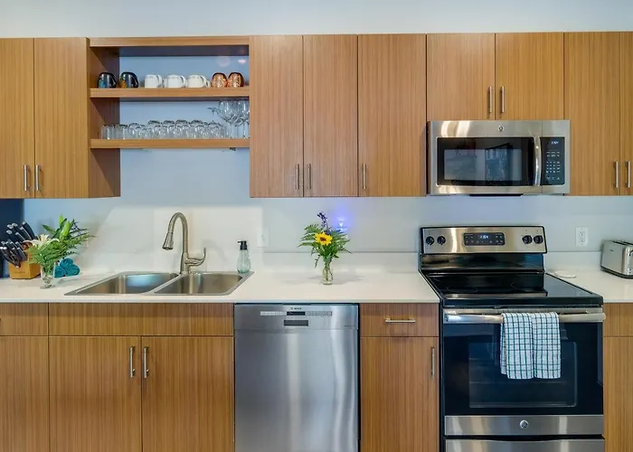 Traverse City Vacation Rental: 1 Mi To Beach!